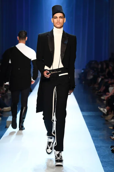 Look 12